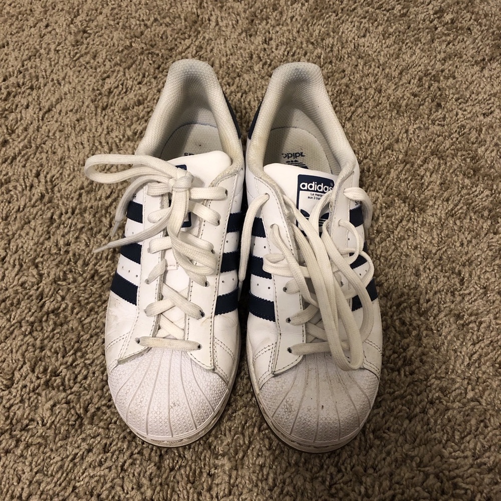 Adidas superstars